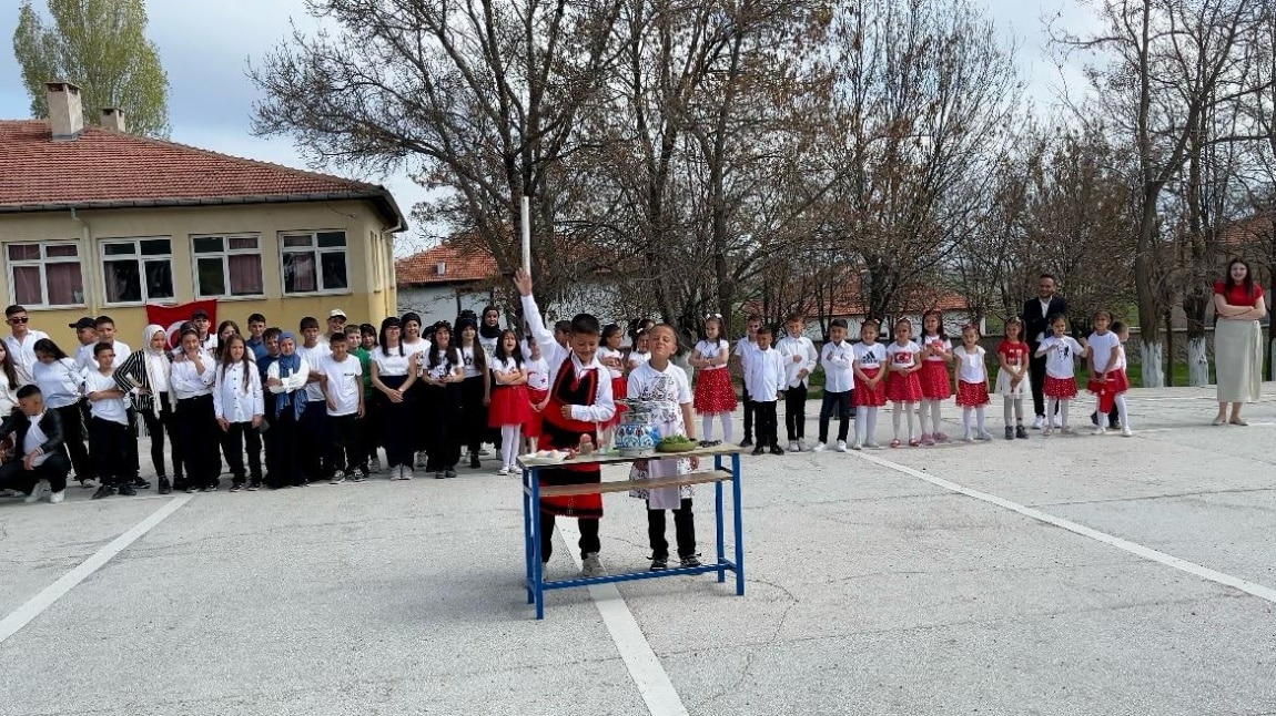 23 Nisan Ulusal Egemenlik ve Çocuk Bayramı okulumuzda kutlanmıştır...